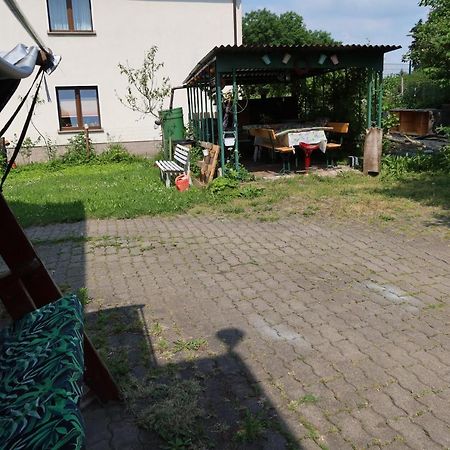 Ferienwohnung Im Einfamilienhaus, Automobil Und Robert Schumann Stadt Цвікау Екстер'єр фото