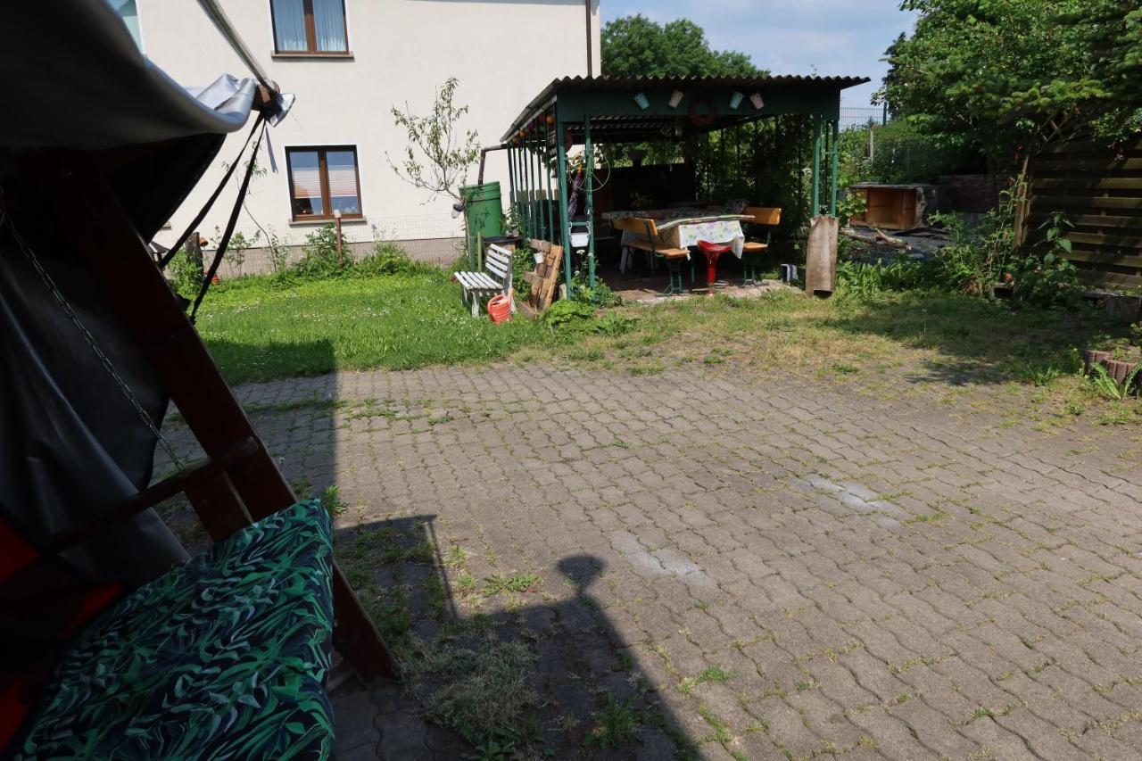 Ferienwohnung Im Einfamilienhaus, Automobil Und Robert Schumann Stadt Цвікау Екстер'єр фото